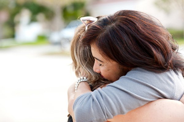 forgive-woman-hugging.jpg